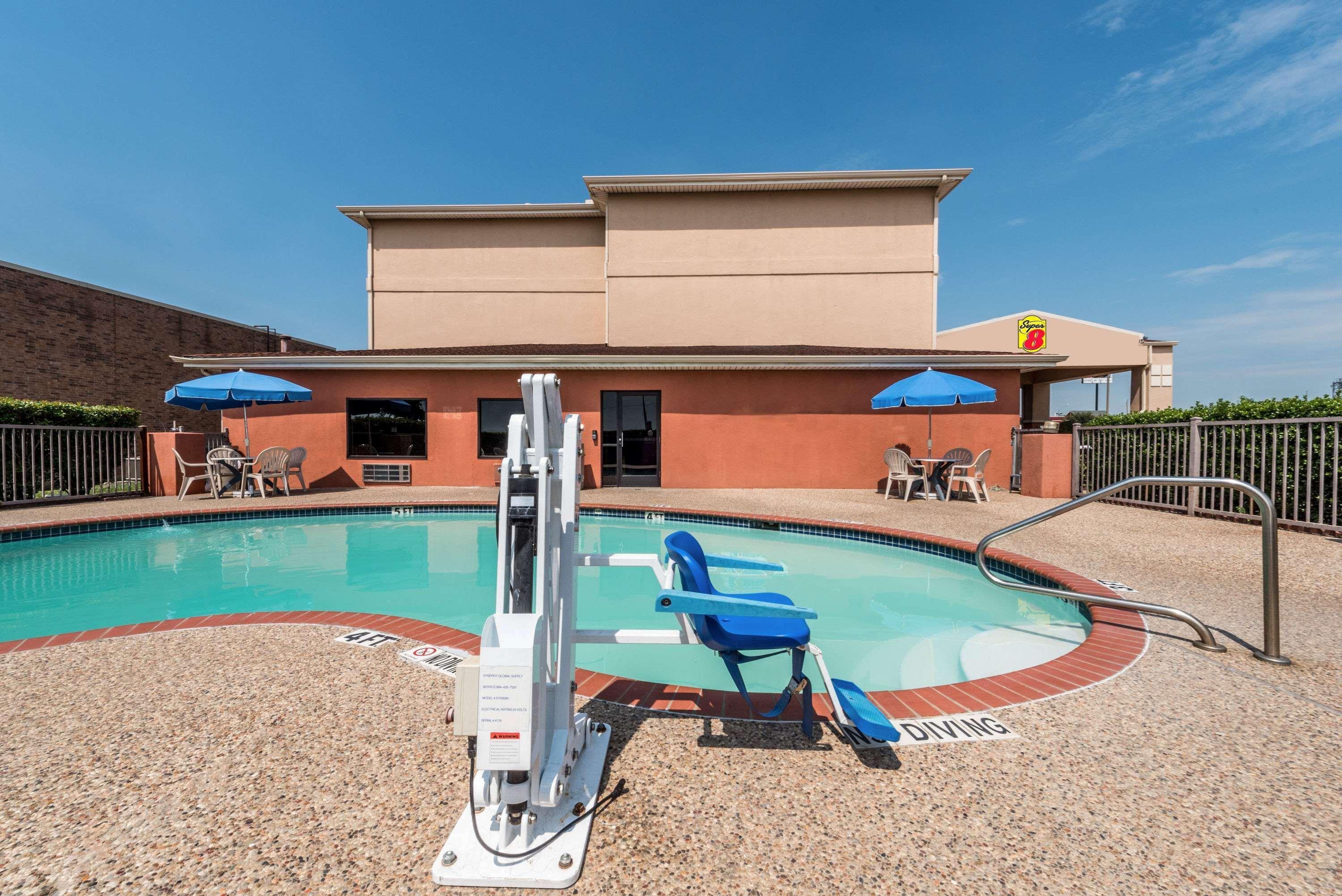 Super 8 By Wyndham Fort Worth North Εξωτερικό φωτογραφία