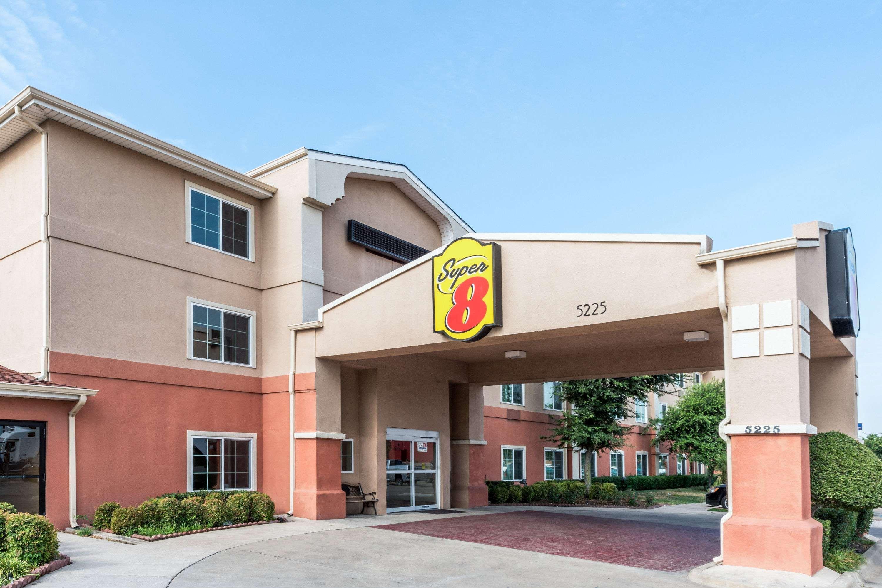 Super 8 By Wyndham Fort Worth North Εξωτερικό φωτογραφία